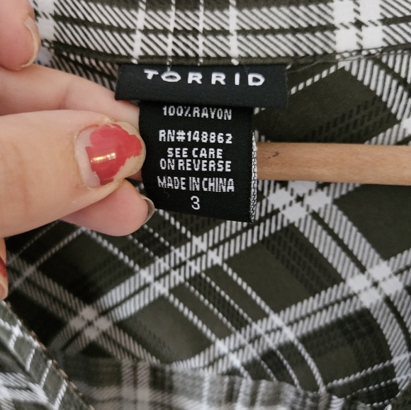 Torrid green and white plaid top - Picture 5 of 5